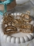 Broche metal dorado sin eleccion - comprar online
