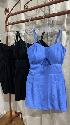 Vestido recortes em marrant na internet