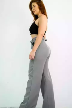 calça pantalona cinto cinza na internet