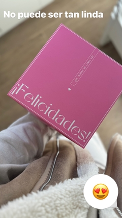 Caja ¨FELICIDADES” (20x20x9.8 cm ) - comprar online