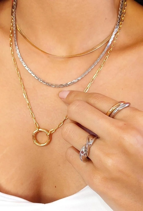 MIX DE COLARES NO OURO E RÓDIO | SURREAL