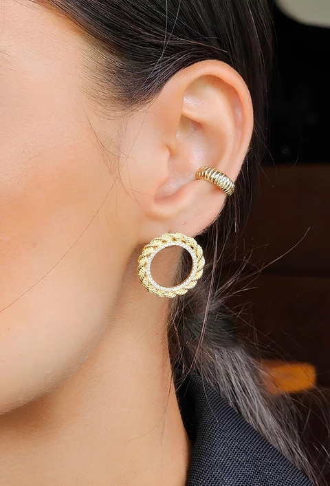 MIX DE BRINCOS E COLARES ELEGANTES NO OURO l METRÓPOLE