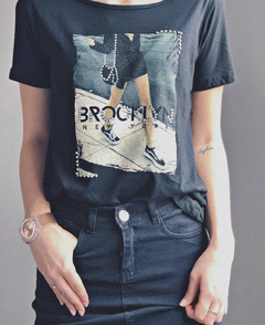 Remera Brookling Negro.