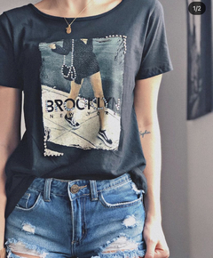 Remera Brookling Negro. en internet
