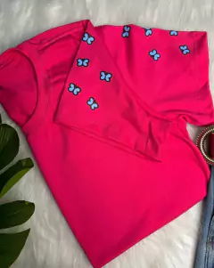 T-shirt borboletas nas mangas 1140385