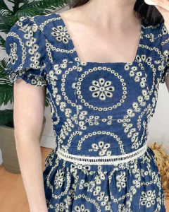 Vestido de lese em jeans bordado - 1120710 na internet