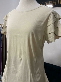 Blusa em Viscose manga pétalas - 1140528 na internet
