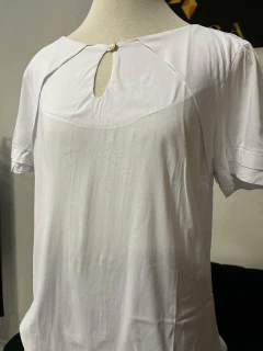 Blusa Viscose recorte frontal - 1140526 - Saphira Moda Evangélica