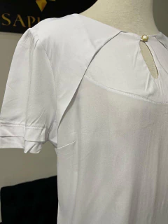 Blusa Viscose recorte frontal - 1140526 - loja online