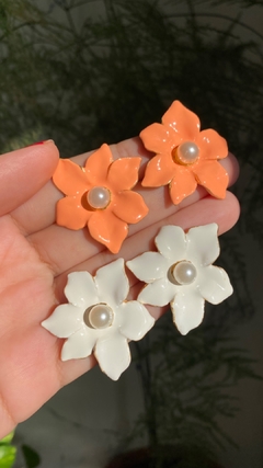 Brinco Flor Esmaltada - comprar online