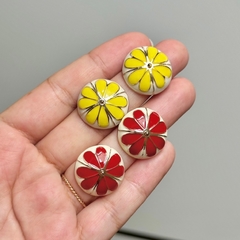 Brinco Esmaltado Botão Flor