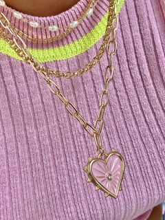 Colar coração esmaltado rosa