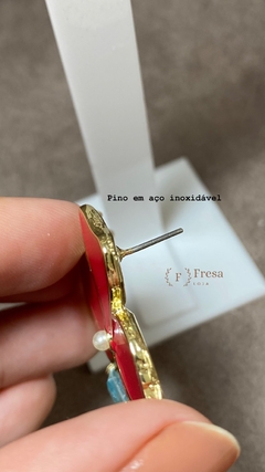 Brinco Orquídea com Pedra Fusion