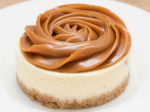 Cheescake keto de dulce de leche. sin gluten
