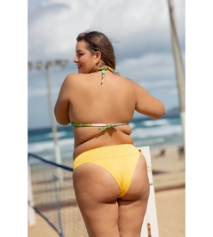 Biquíni Plus Size Poliamida Mod. Frente Única e Calcinha com Faixa com Botões - comprar online
