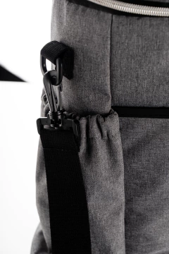 Imagen de Bolso Urbano Gris con parlante