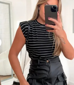 mascle Carla listrada na internet