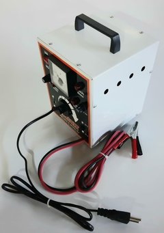 Carregador de baterias portátil 20A. 12/24 volts com seletor e mostrador de amperagem com proteção térmica Modelo MX8 - loja online