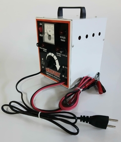 Carregador de baterias portátil 20A. 12/24 volts com seletor e mostrador de amperagem com proteção térmica Modelo MX8