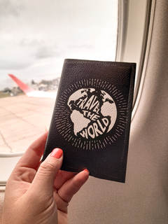 Porta pasaporte - Travel the world (Black)