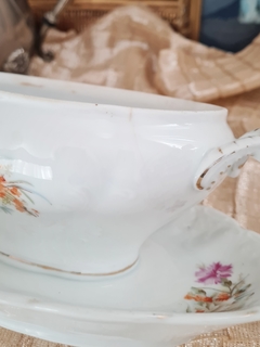 Imagen de Salsera de porcelana alemana con tapa