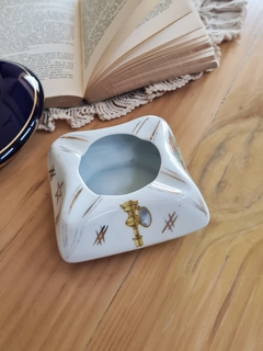 Cenicero vintage con auto - comprar online