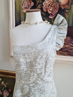 Vestido plateado corto nuevo