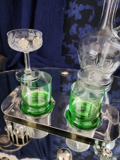 2 Shots de cristal verde con bandeja de acero - comprar online