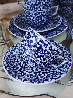 Juego de té de porcelana inglesa diseño ''Chantilly'' 16 piezas en internet