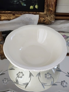Ensaladera de loza inglesa Wood's Ivory - comprar online