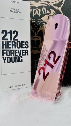 Carolina Herrera 212 Heroes for Her Eau de Parfum (CAIXA BRANCA) na internet