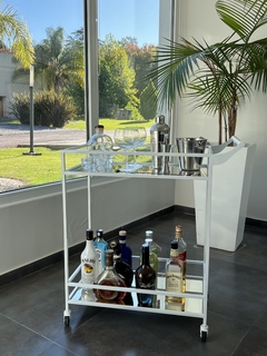 Mini Bar de Hierro con Ruedas y espejo Arraial - tienda online