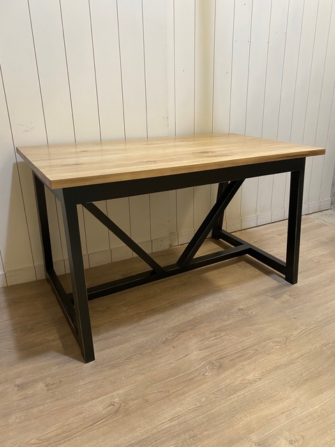 Mesa Malmo 140