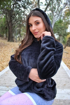 BUZO SIMIL PIEL NEGRO - comprar online