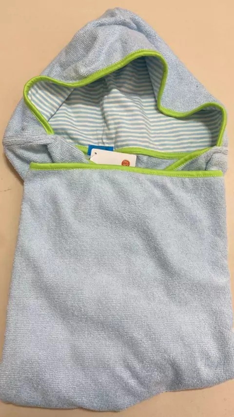 Toalha com capuz azul claro Ecokids Place