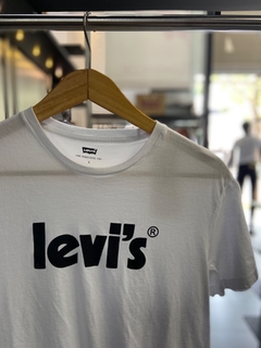 Remera Levis Poster Logo - White - comprar online