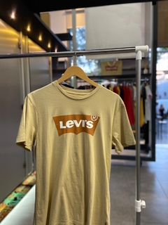 Remera Levis - Batwing