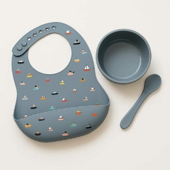 Babero estampado + bowl + cuchara en internet