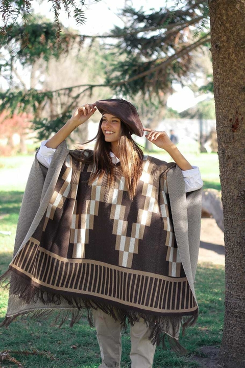 Poncho Pampa