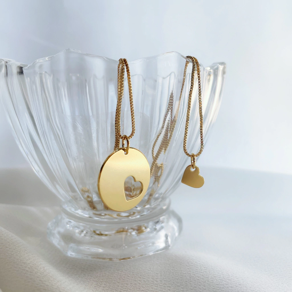 Colar Mãe e Filha Medalha Coração + Coração Menor