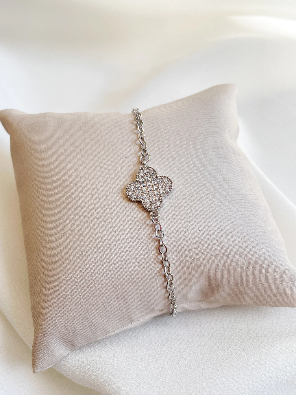 Pulseira Trevo Cravejada