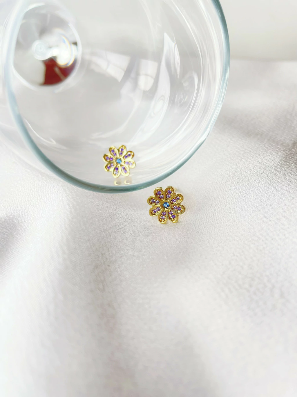 Brinco Flor Zircônias Lilás - JOIA