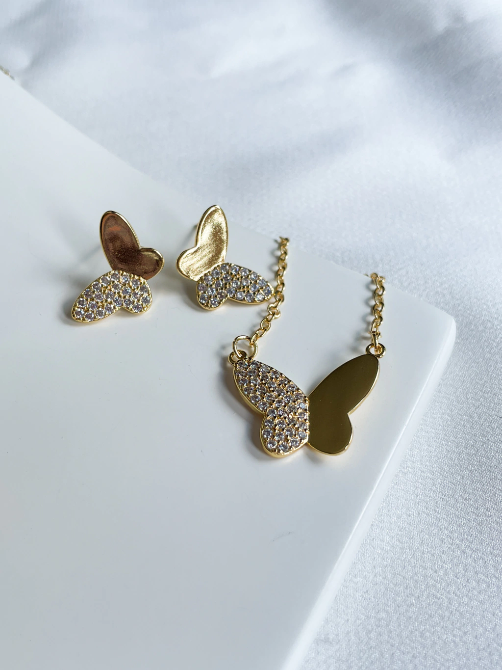 Conjunto Borboleta Lisa + Cravejada