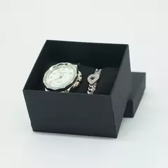 Kit Relógio Feminino e Pulseira com Pingente - comprar online
