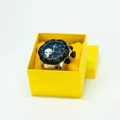 Relógio Invicta Caveira Dourado e Fundo Marinho - comprar online