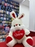 8183 PELUCHE CONEJO C/ CORAZON 50CM (7798036085704)