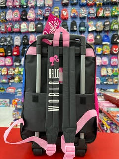 1611- MOCHILA BARBIE HELLO CON CARRO 16 PUL (7790752716115) - La Casa Del Juguete