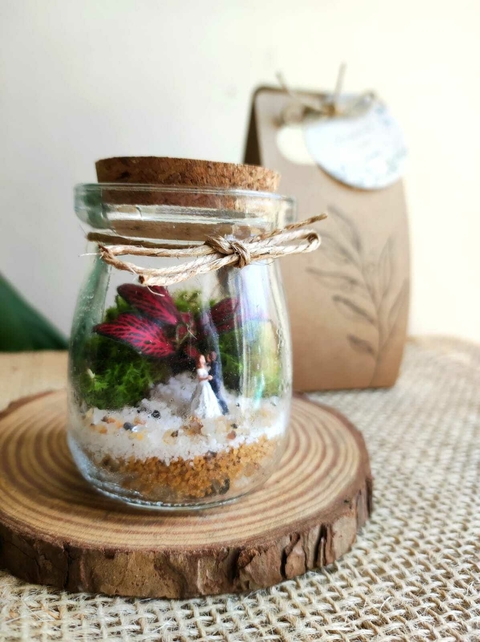 Mini Paraíso rústico com noivinhos