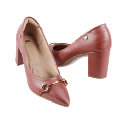 Scarpin Jaspe Placa Dourada Frontal Bico Fino Lj Luciana Janich