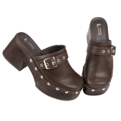 Tamanco Cacau Botões Dourados Salto Bloco 8cm LJ Luciana Janich
